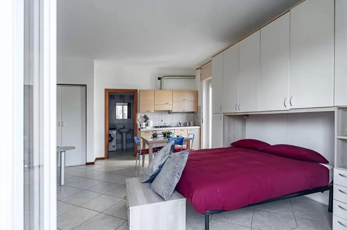 Apartment Nice Studio By San Giacomo Park Verona Italy