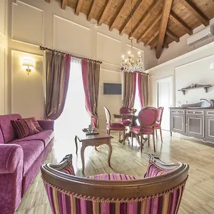 Lady Capulet Apartamento