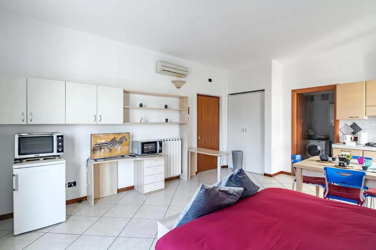 Nice Studio By San Giacomo Park Verona 0*,  Italy